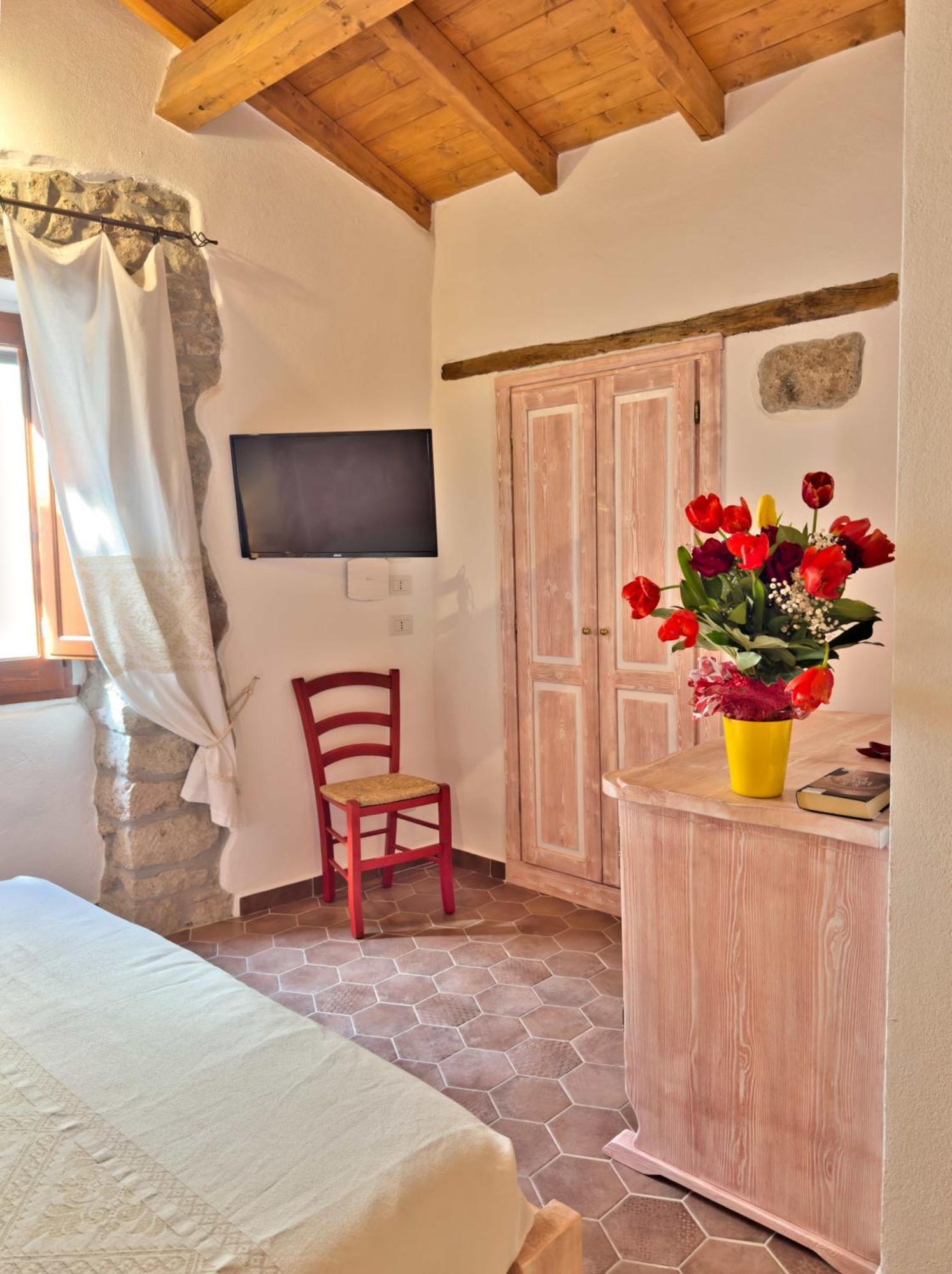 Regnos Altos Boutique Rooms بوسا المظهر الخارجي الصورة